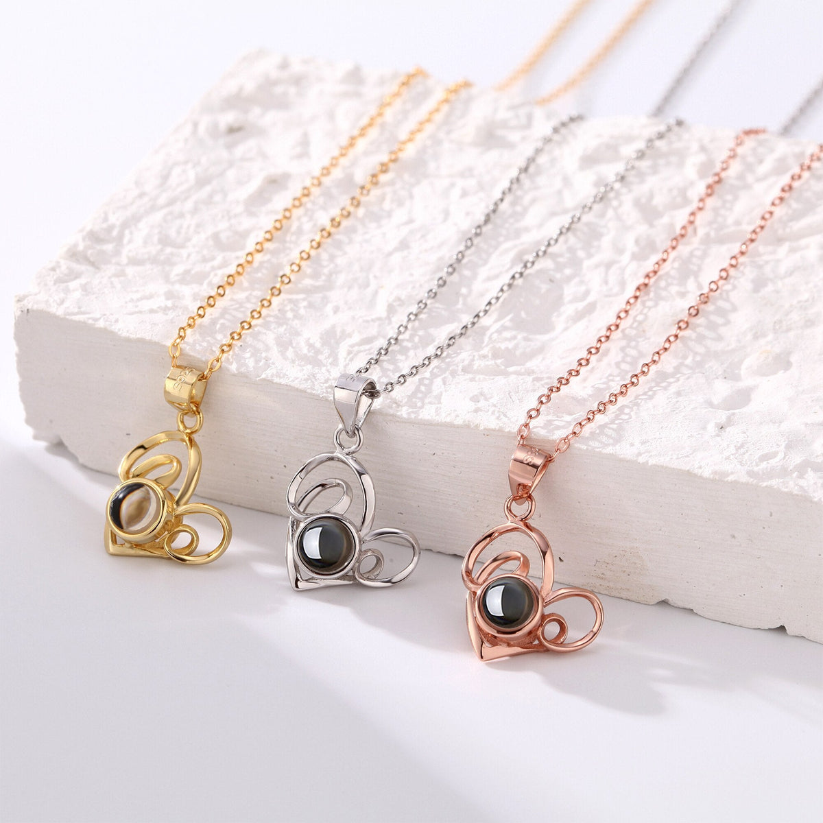 Necklace Round Heart Pendant Romantic Memory Projection Necklaces - MERGE.DAY.1.FREESTYLE