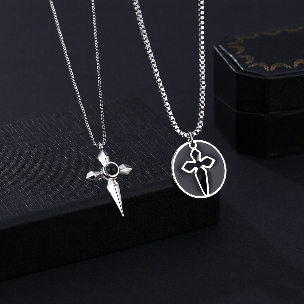 Couples who can customize photosProjection Necklace Pendant Jewelry - MERGE.DAY.1.FREESTYLE
