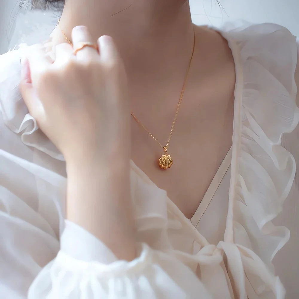 shell pearl pendant necklace - MERGE.DAY.1.FREESTYLE
