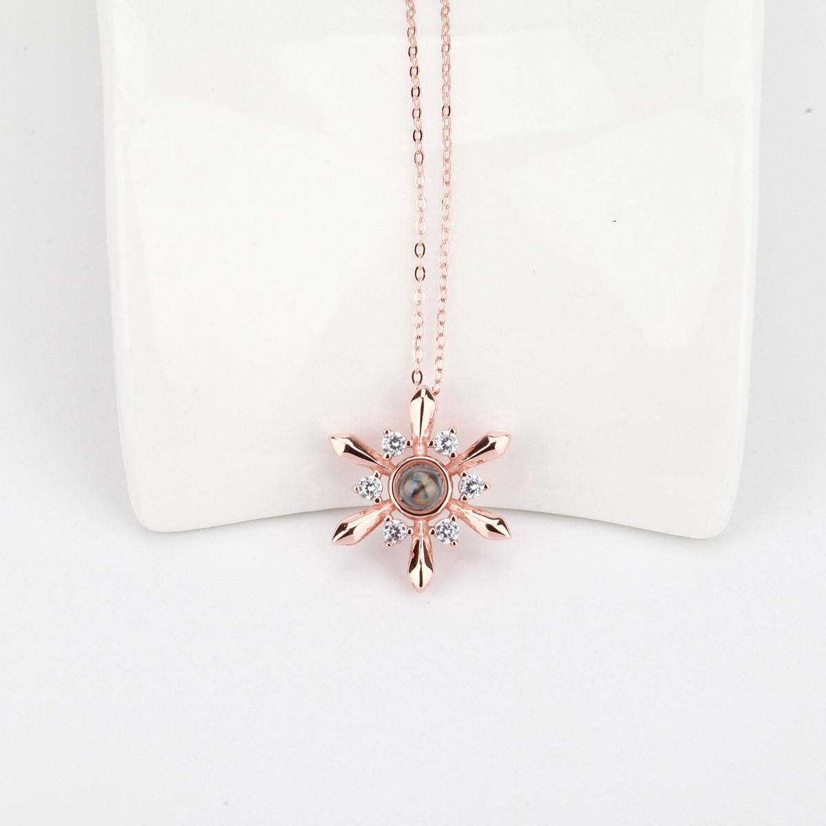 Snowflake Shaped Projection Necklace Photo Charming Jewelry Memorial Gifts - MERGE.DAY.1.FREESTYLE