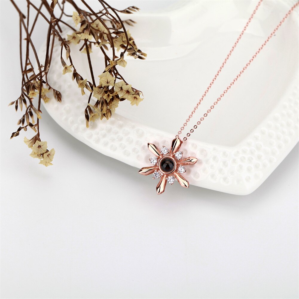 Snowflake Shaped Projection Necklace Photo Charming Jewelry Memorial Gifts - MERGE.DAY.1.FREESTYLE