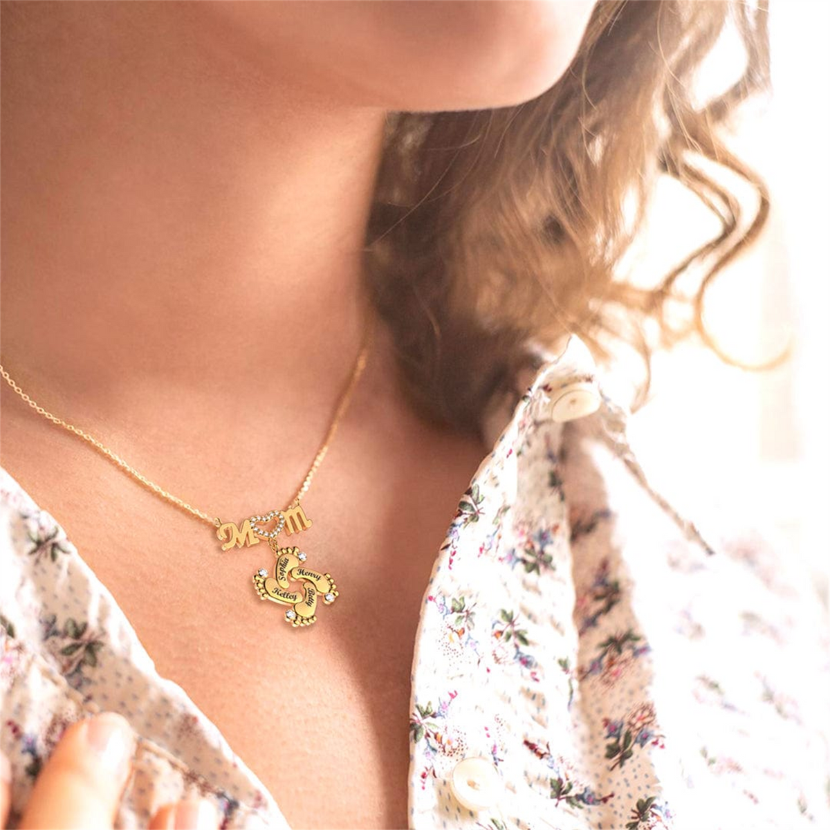 Personalized Diamond Mom Necklace With Crystal Baby Feet Engraved Names Pendant - MERGE.DAY.1.FREESTYLE