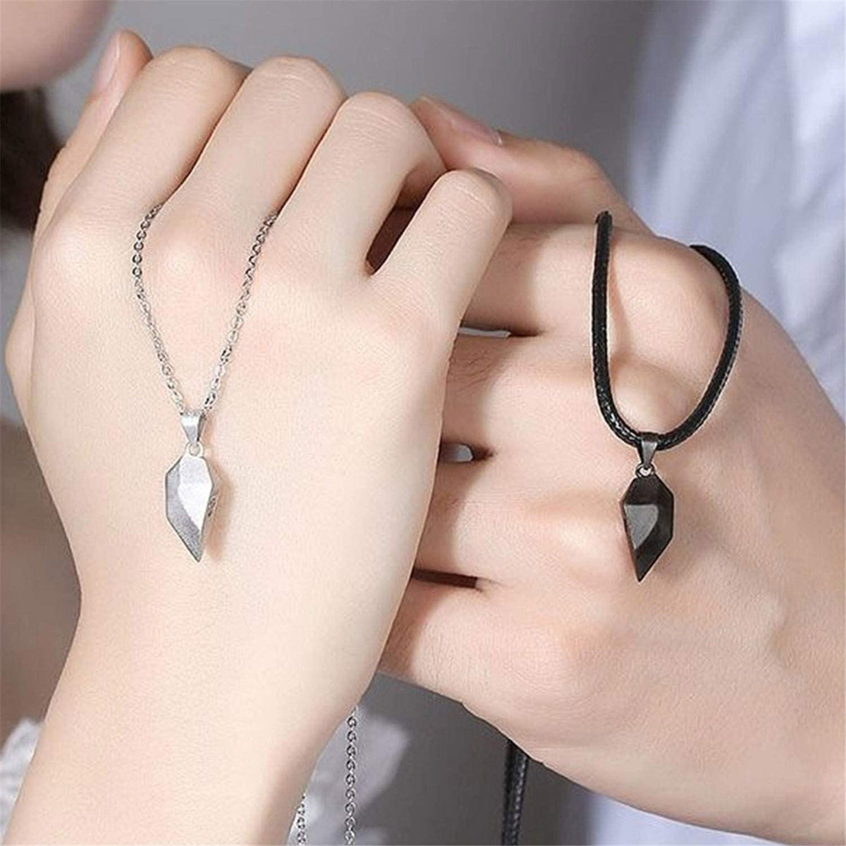 2PCS/set Personalized Custom Name Date Wishing Stone Heart Magnetic Couple Necklace Birthday Gift - MERGE.DAY.1.FREESTYLE