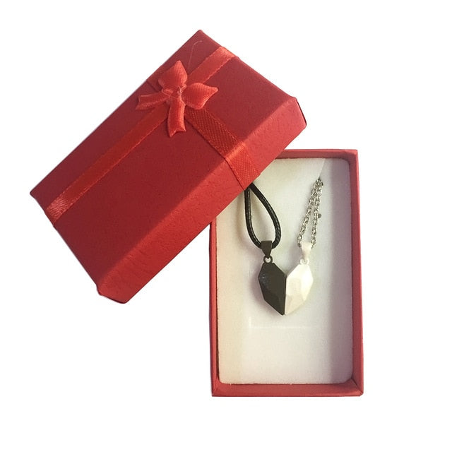 2pcs matching necklaces for couples Magnetic Lovers Heart necklaces Suction Wishing Stone - MERGE.DAY.1.FREESTYLE