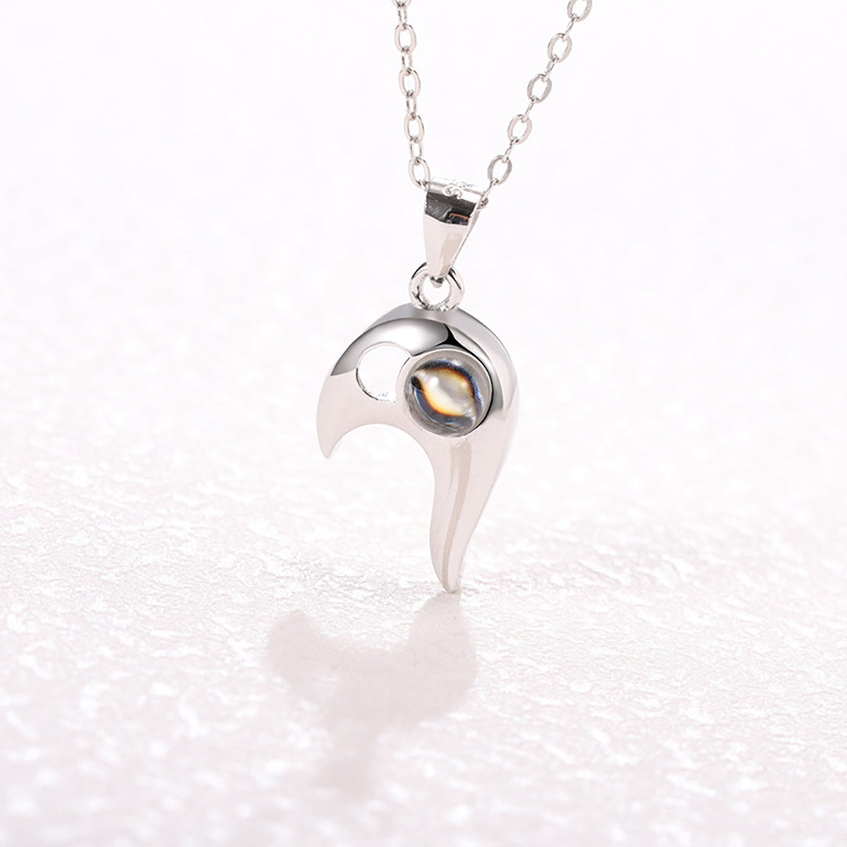 1 Pair Name Couple Heart Shape 100 Languages I Love You Projection Pendant Necklace - MERGE.DAY.1.FREESTYLE