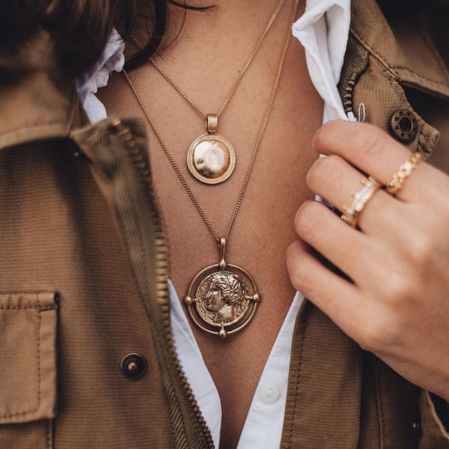 29 stylish Gold necklace on neck Gold chain Women's jewelry layered accesories - MERGE.DAY.1.FREESTYLE